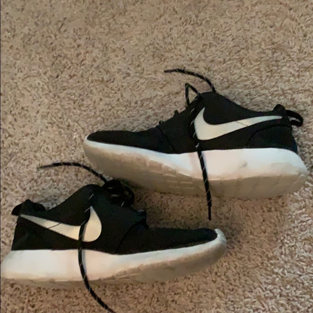nike roshes